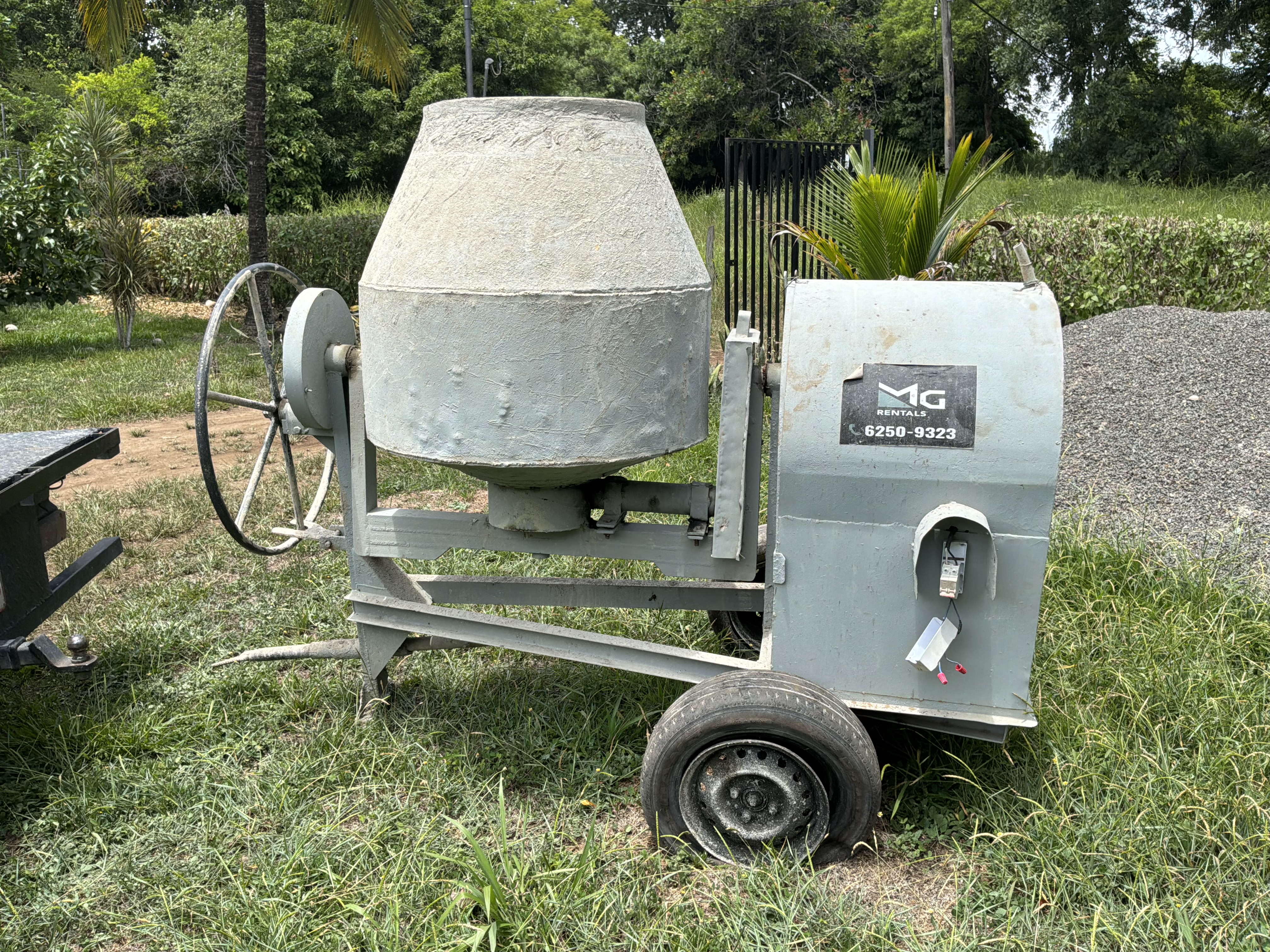 MEZCLADORA ELÉCTRICA DOS SACOS